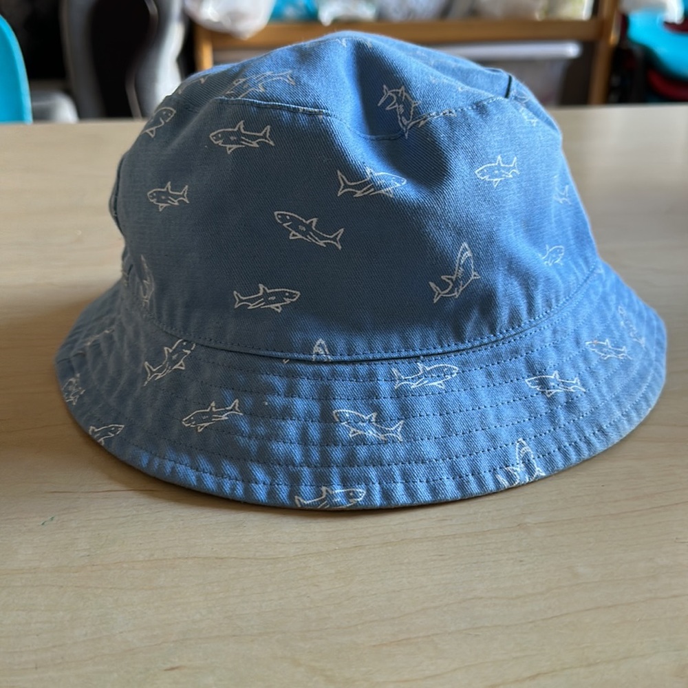 Gap bucket hat, toddler size m/l
